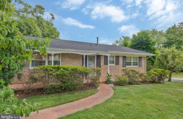 8632 ABERDEEN COURT - 8632 Aberdeen Court, Fairfax County, VA 22003
