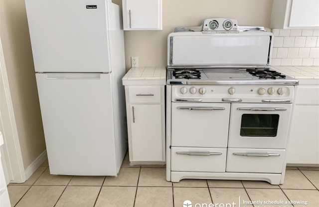 14323 Burbank Boulevard - 14323 Burbank Blvd, Los Angeles, CA 91401
