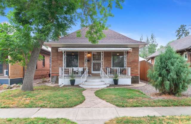 Amazing 3 Bed/2 bath Sunnyside Location Gallery 1