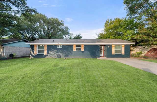 3514 Kings Circle Gallery 2
