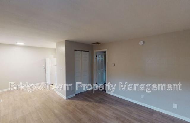 2605 Revere Avenue photos photos