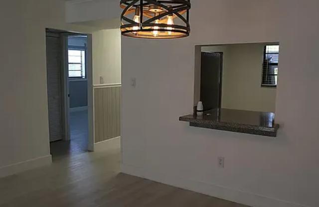 Boater's Delight- Beautiful Condo Gallery 3