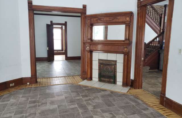 5 bed 2 bath Single Family Home in Wausau photos photos