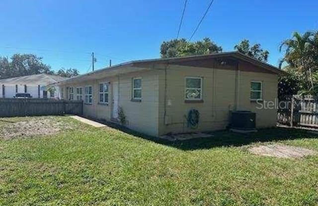 6605 48TH AVENUE N - 6605 48th Avenue North, West Lealman, FL 33709
