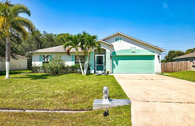 1838 SE Genaro Terrace photos photos