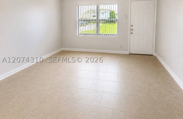 539 Sabal Palm Dr Gallery 3