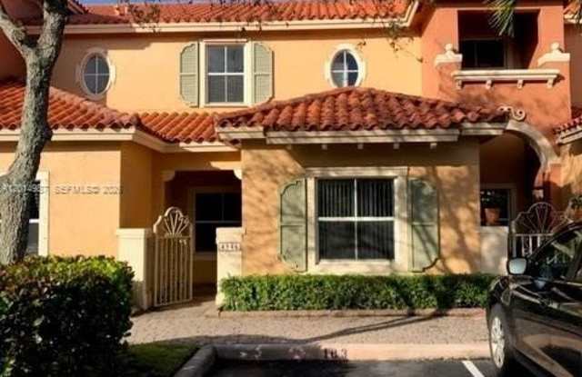 4945 N Harbor Isles Dr photos photos