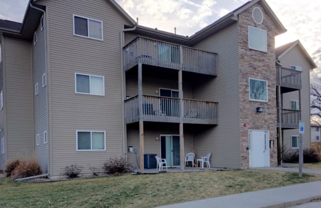 Rock Ridge Condominiums - 2005 Rockford Road Southwest, Cedar Rapids, IA 52404