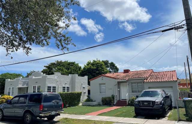 2380 NW Flagler Ter photos photos