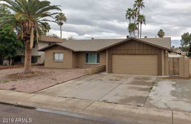 4413 S LA CORTA Drive - 4413 South La Corta Drive, Tempe, AZ 85282