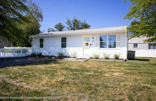 206 Theodore Court photos photos