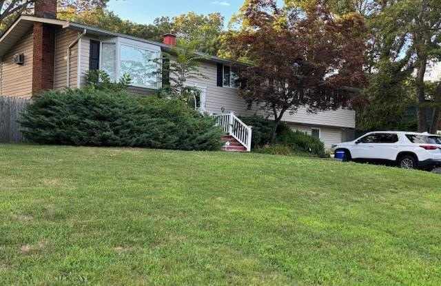 14 Branch Lane - 14 Branch Lane, Setauket-East Setauket, NY 11733
