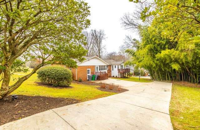 1400 East Barden Road Gallery 3
