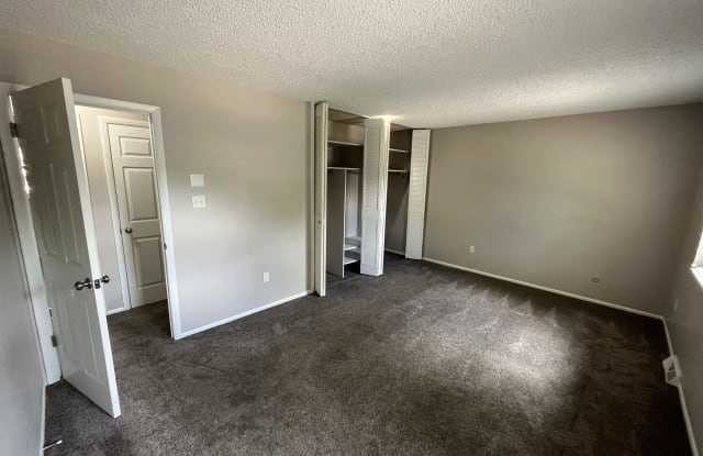 12822 MONROE ST photos photos
