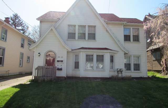 402 3rd St Uppr - 402 3rd Street, Jackson, MI 49201