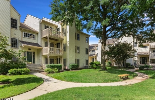 15 Evergreen Dr - 15 Evergreen Drive, Clifton, NJ 07014