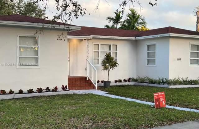 811 NW 21st Ct # 811 photos photos