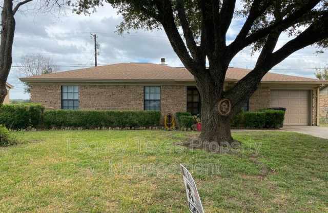 1413 Berry Dr - 1413 Berry Drive, Cleburne, TX 76033