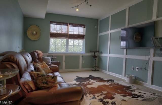 43 Conover Ter Gallery 3