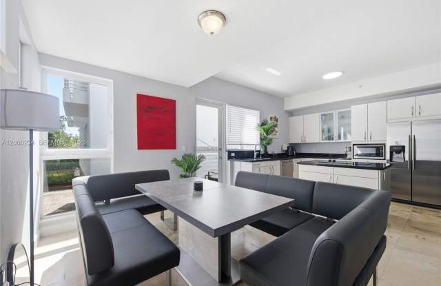 832 N Victoria Park Rd photos photos