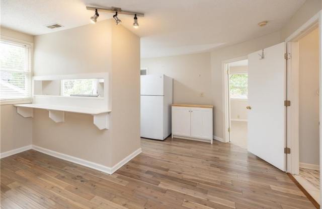 897 Argonne Avenue NE photos photos