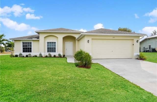 229 Northeast 7th Place - 229 Northeast 7th Place, Cape Coral, FL 33909