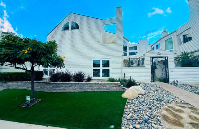 Experience refined coastal living in the heart of La Jolla Village! photos photos