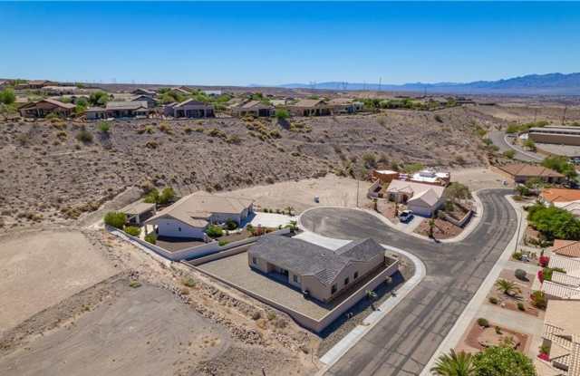 Beautiful 4 Bedroom newer Home with Lots of Added Space. Gallery 3