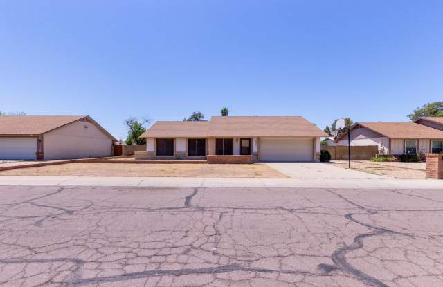Comfortable 3-Bed, 2-Bath Home in Glendale! photos photos