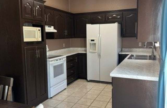 1702 S 21ST Gallery 2