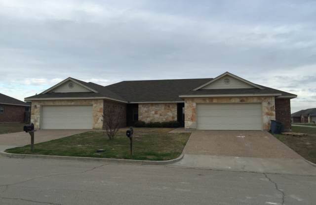 Duplex - 3001 Buckskin Lane, Robinson, TX 76706