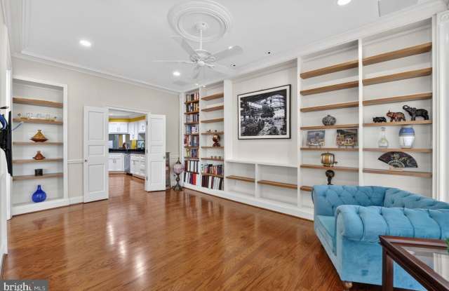 1300 ARMY NAVY Drive Gallery 4