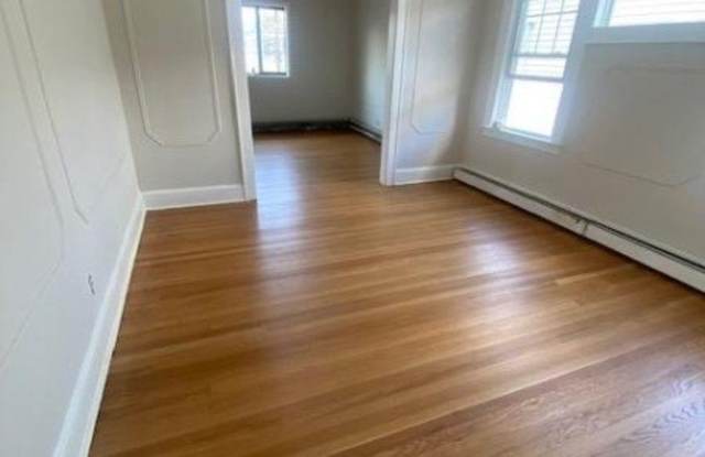 842 Pennington St photos photos