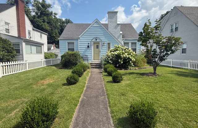 Fully Furnished Short Term Rental Home Gallery 1