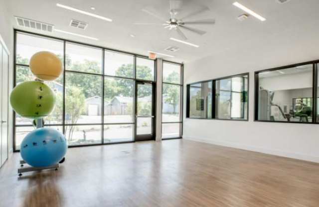 5342 Helen St Gallery 2