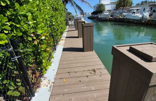 1240 NE 83rd St photos photos