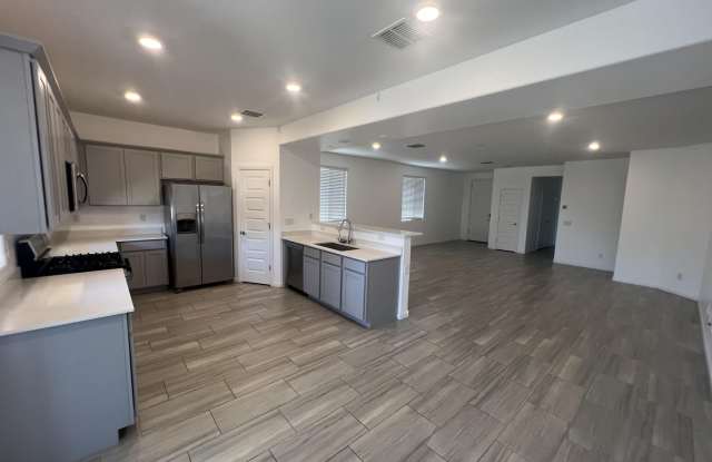 19 N 197TH Drive Gallery 2