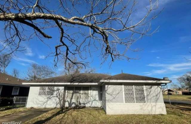 5248 Garfield - 5248 Garfield Avenue, Groves, TX 77619