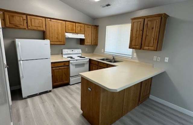 Sunshine  Savings: 2 Weeks Rent Free  $150 Movie Gift Card! 3 Bed 1 Bath Home For Rent in Ogden photos photos