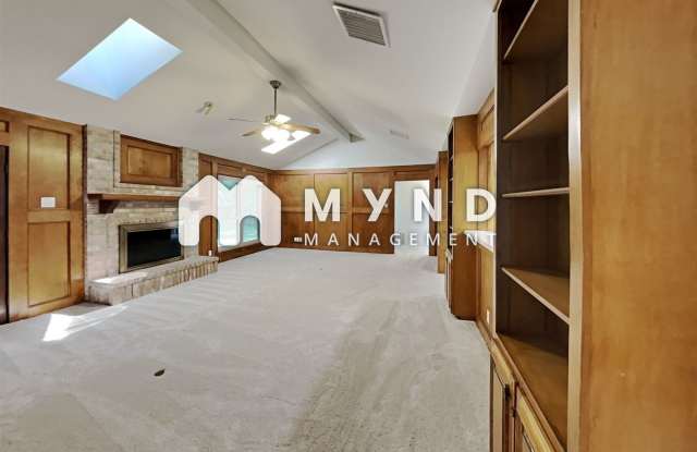 15710 Fern Ridge St Gallery 4