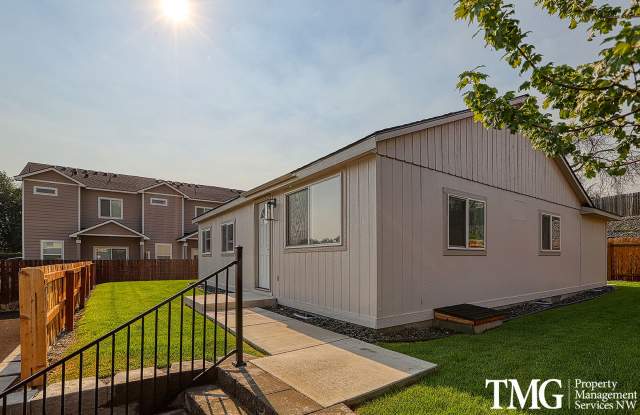 QUAINT 3 BEDROOM HOME-PRICED RIGHT! photos photos