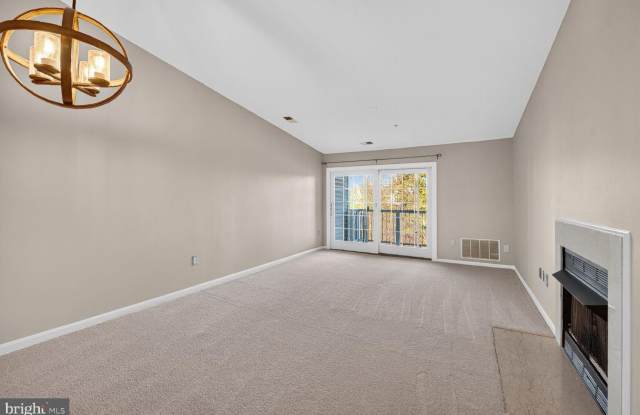 44084 NATALIE Terrace Gallery 2