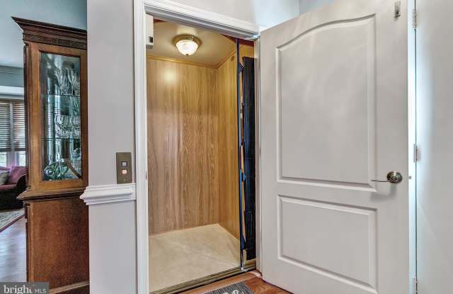 100 SHEPHERDSON LANE NE Gallery 4