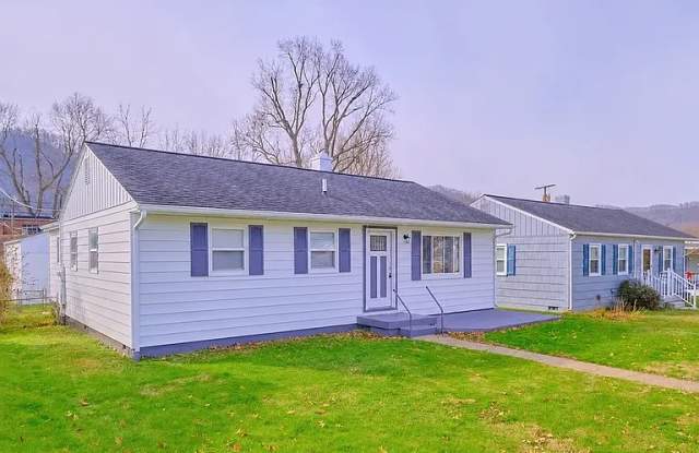 5511 Staunton Avenue Southeast - 5511 Staunton Avenue Southeast, Charleston, WV 25304