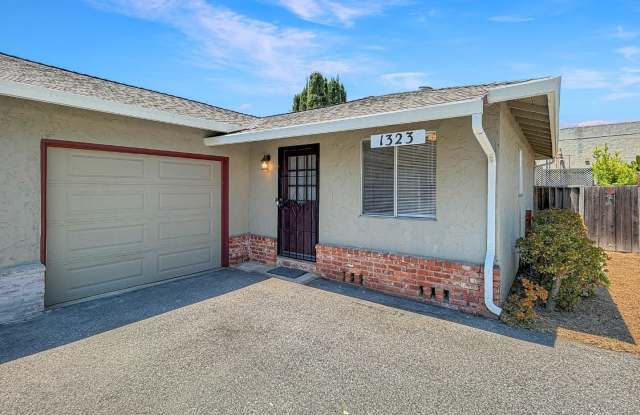 1323 Warner AVE photos photos