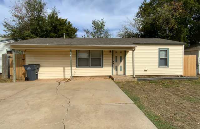 2 bedroom, 1 bath ready to call home TODAY! Gallery 1