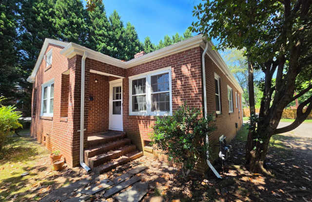 Charming 2 Bed/1 Bath Brick Duplex - Located in Salisbury - Fresh Interior Paint - Convenient Location - Close to Downtown Salisbury photos photos