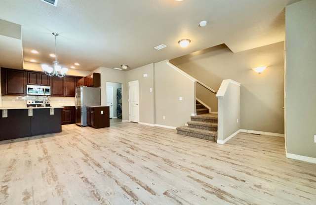 Beautiful 3 bed, 2.5 bath Townhome in West Windsor! Gallery 4