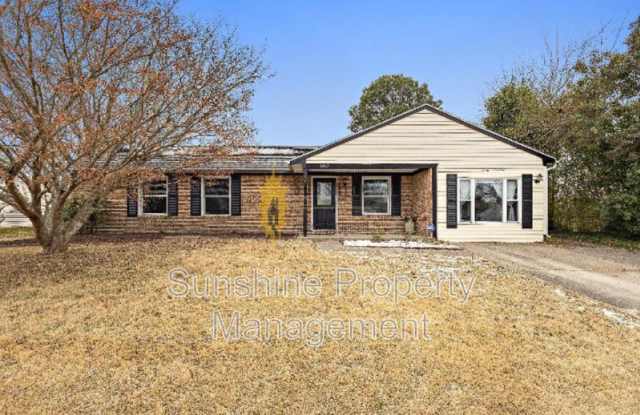 3017 Camelot Blvd photos photos