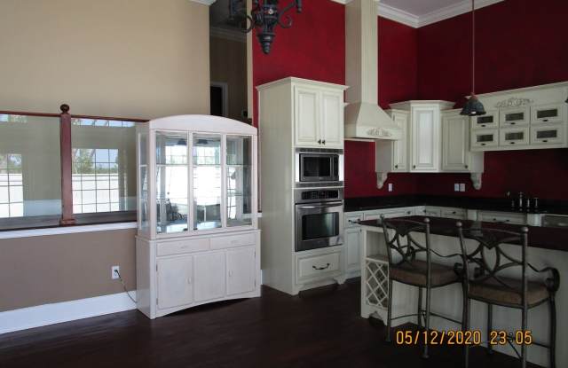 4007 Oak Forest Gallery 4